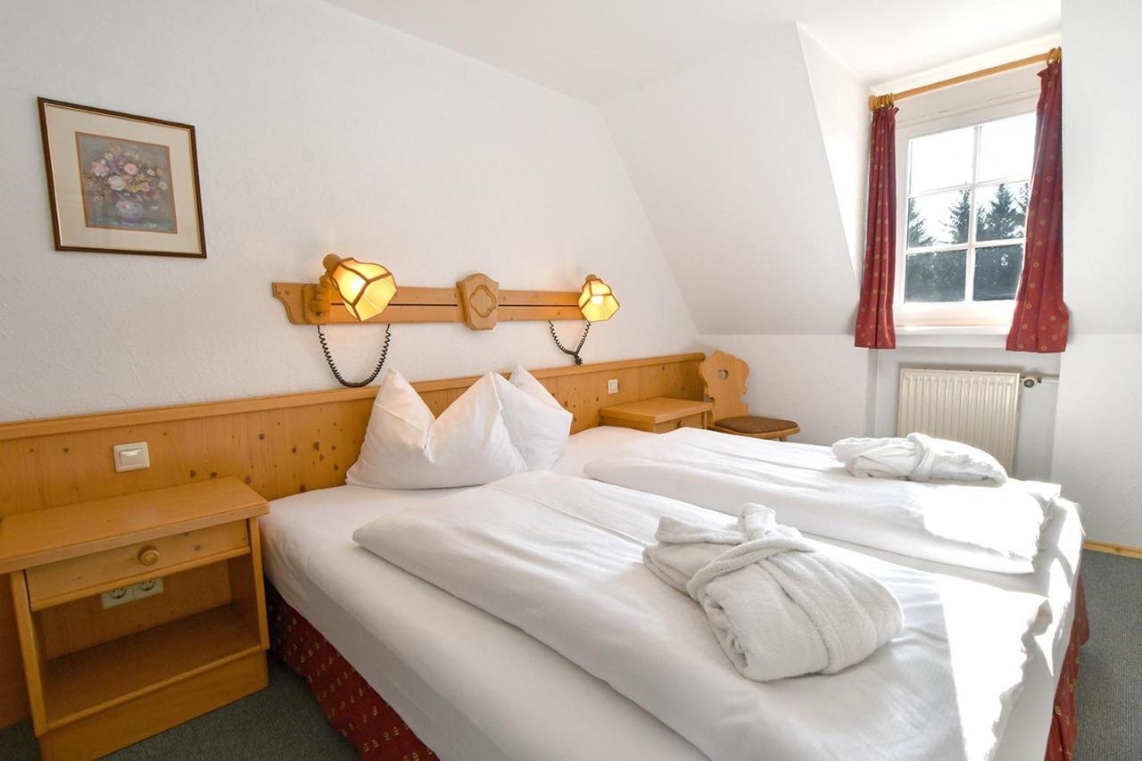 Landhotel Altes Zollhaus ヘルムスドルフ エクステリア 写真
