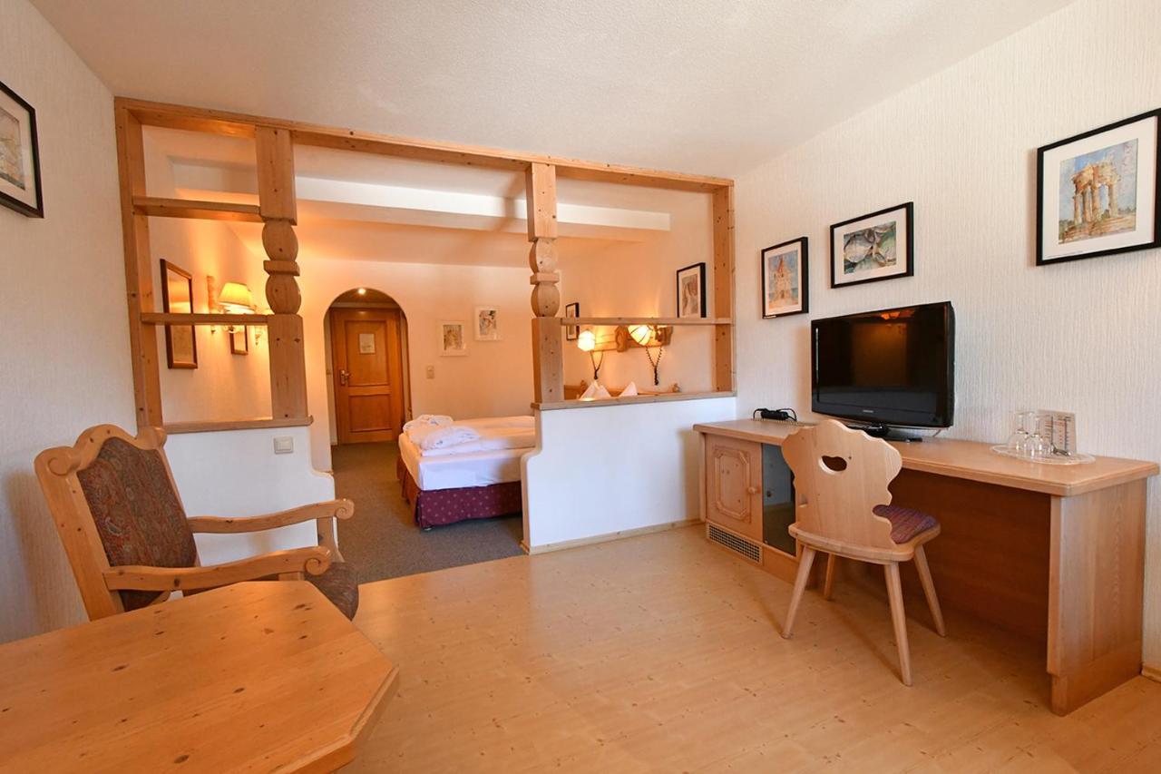 Landhotel Altes Zollhaus ヘルムスドルフ エクステリア 写真