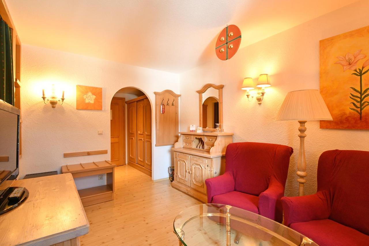Landhotel Altes Zollhaus ヘルムスドルフ エクステリア 写真